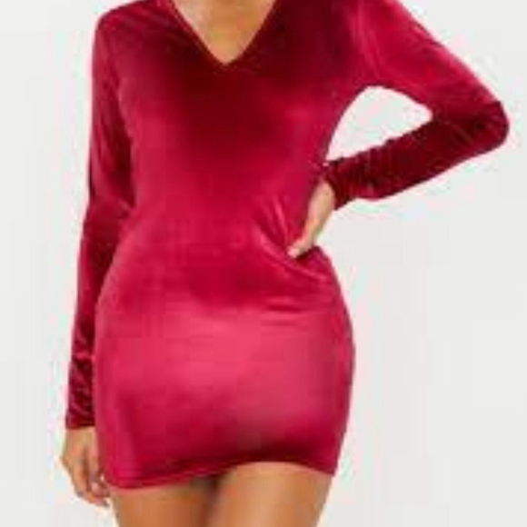 NWT Prettylittlething Red Velvet Bodycon Mini Dress  4 - Picture 2 of 7